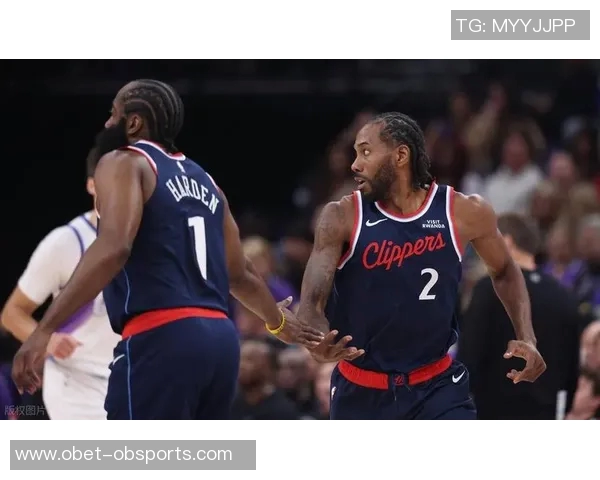 泰伦卢称赞莱昂纳德身体状态良好期待球队能持续保持最佳状态